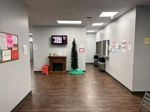 Welcoming common area with television at Heritage Treatment Centers, a detox center in Maryland.