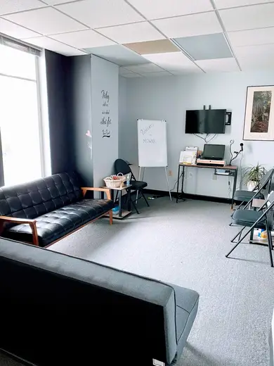 Brightly lit therapy room at Maryland Wellness and Recovery, a detox center in Maryland.