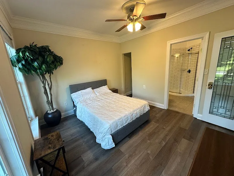 Sober Living - Luxury - Severn Home - Photo 8