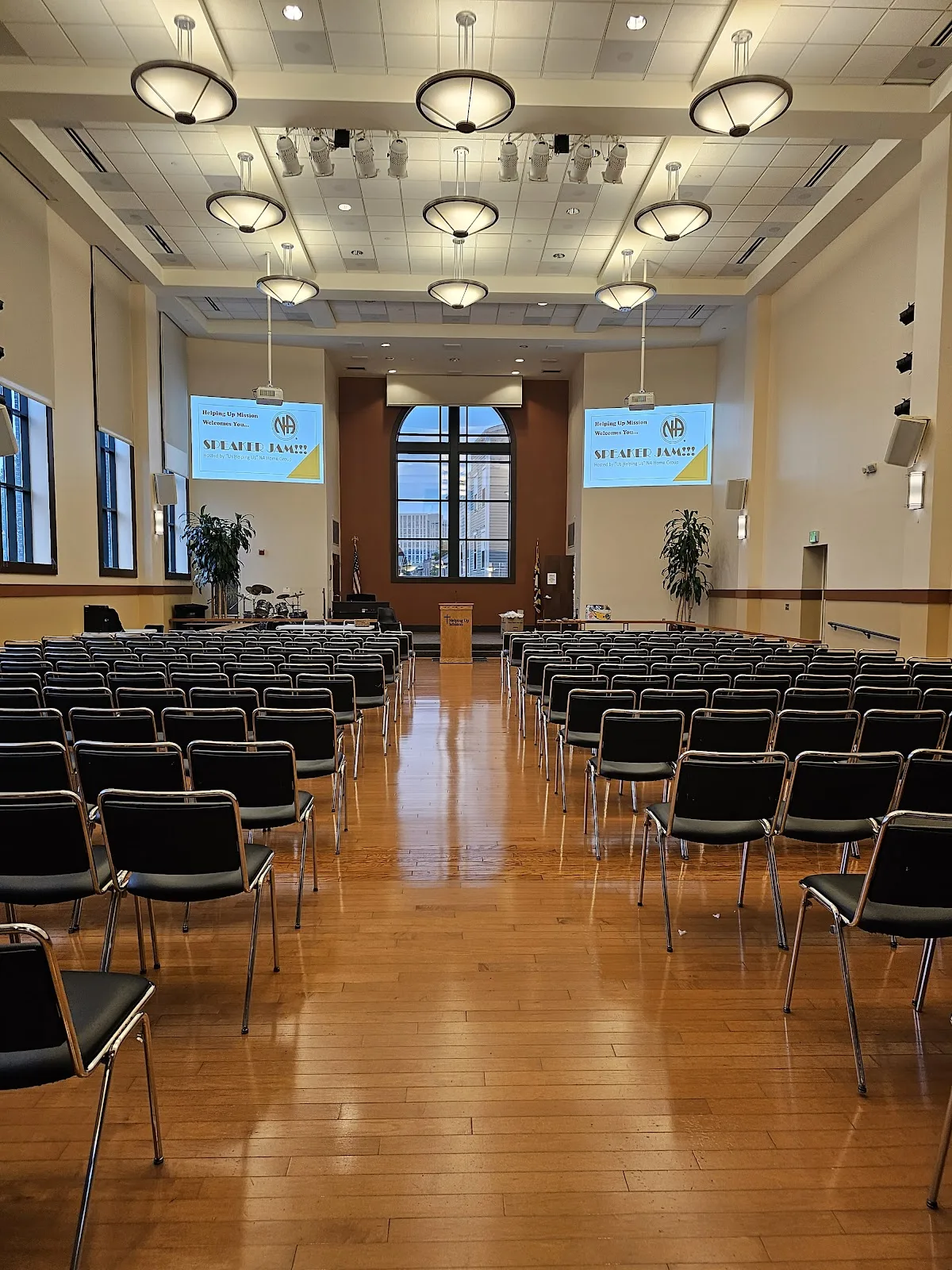 Helping Up Mission - Photo 2