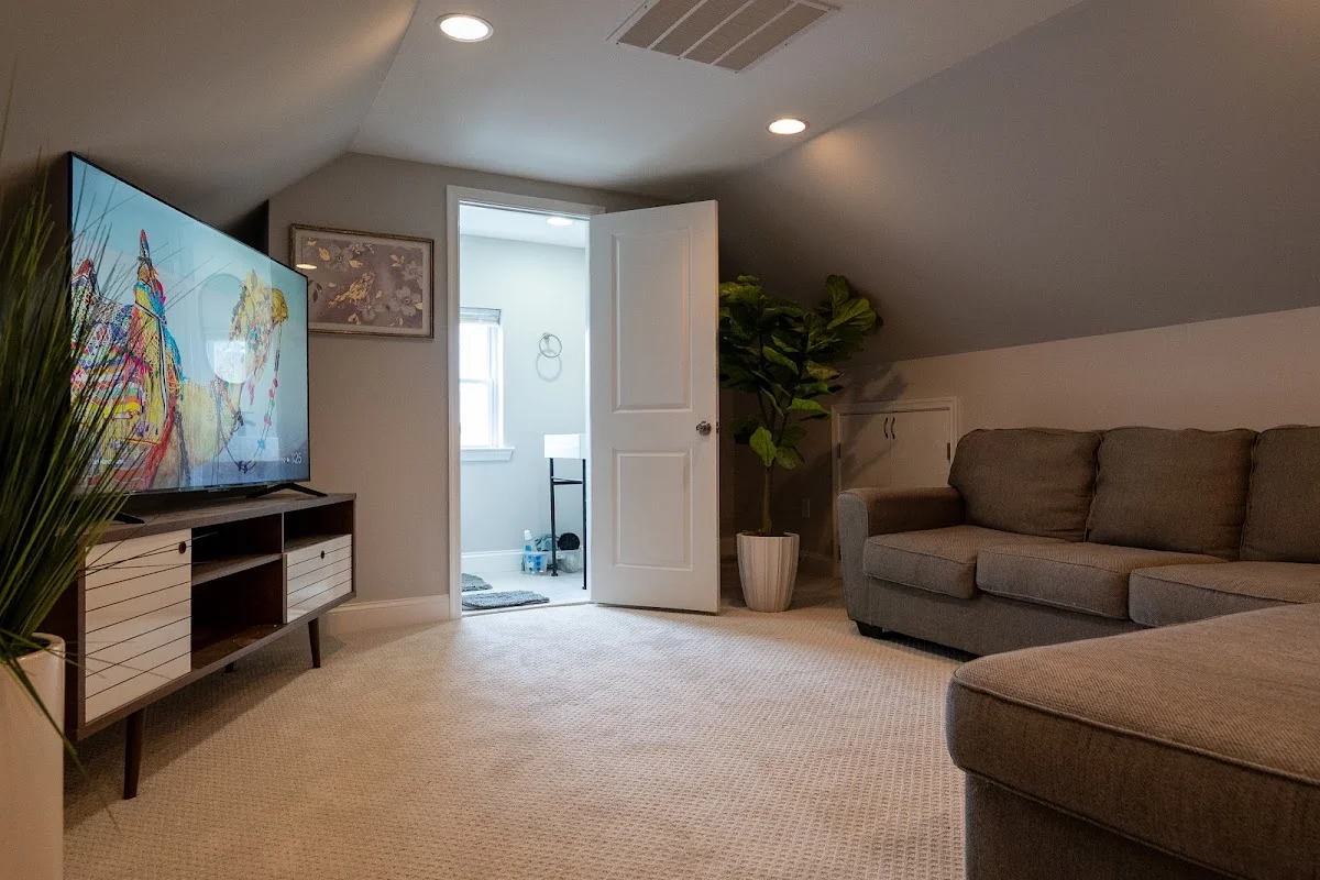 Female Sober Living- Bay Homes - Photo 1