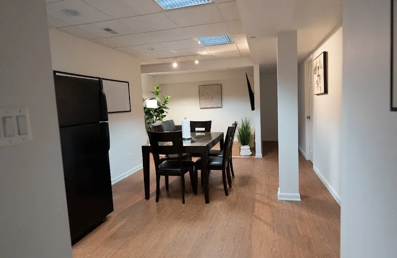 Bay Homes Sober Living - Photo 8